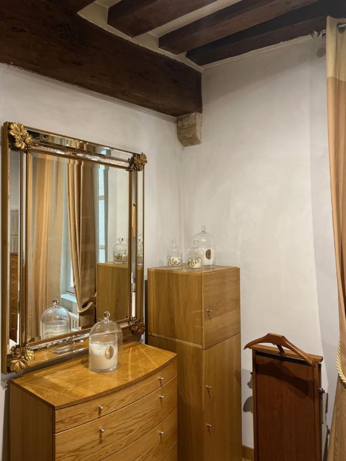 Quartier Montorgueil, Voie Pietonne, Dans Un Immeuble Du Xveme Apartment Paris Exterior photo